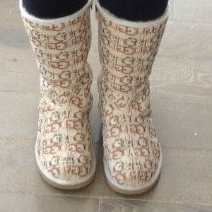 UGG BOOTS